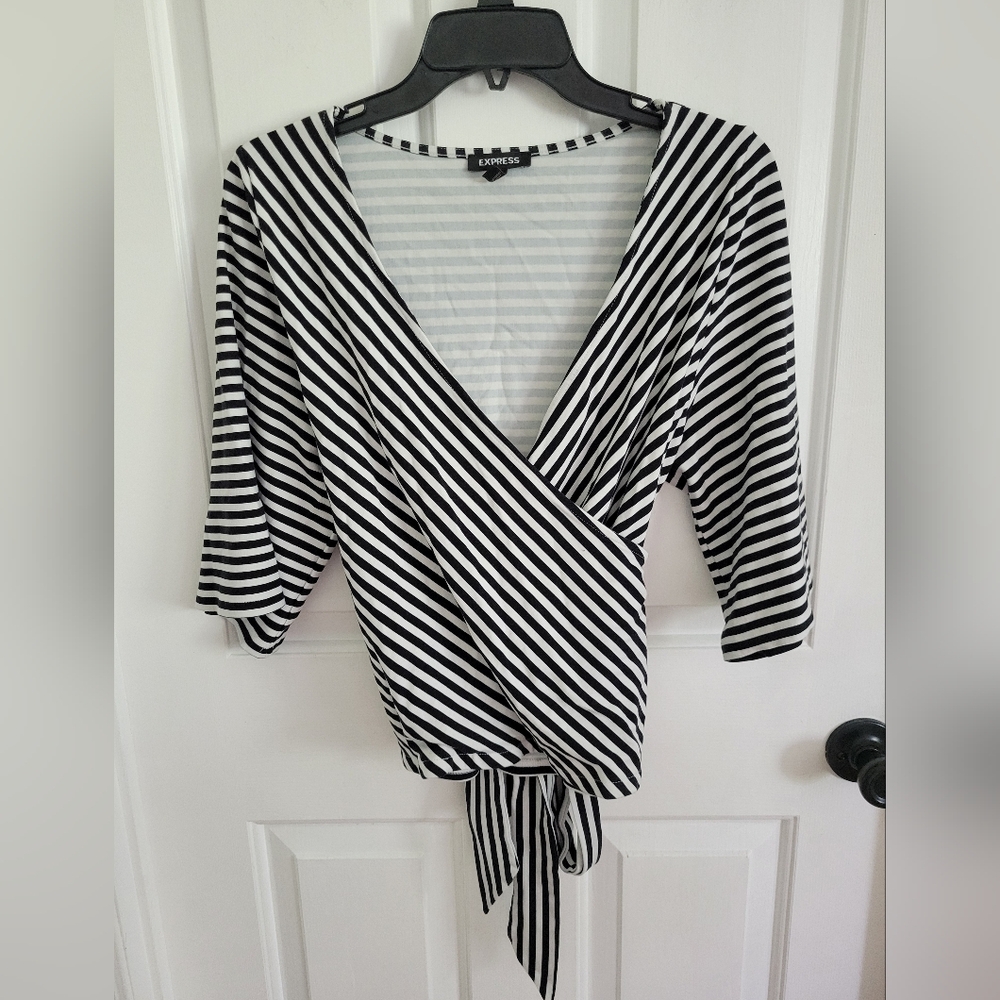 Express Black White Striped V-neck Kimono Sleeve Tie Waist Top Small